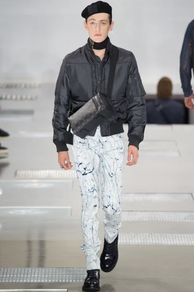 Look 28